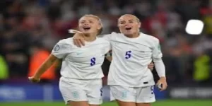 英格兰女足：ag真人眼中的复仇者与战术先锋-ag真人